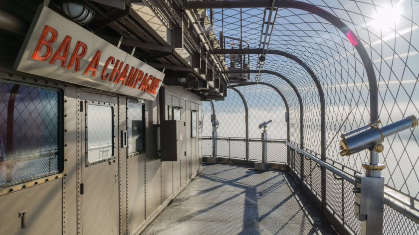 Yuktravel-The-Champagne-Bar